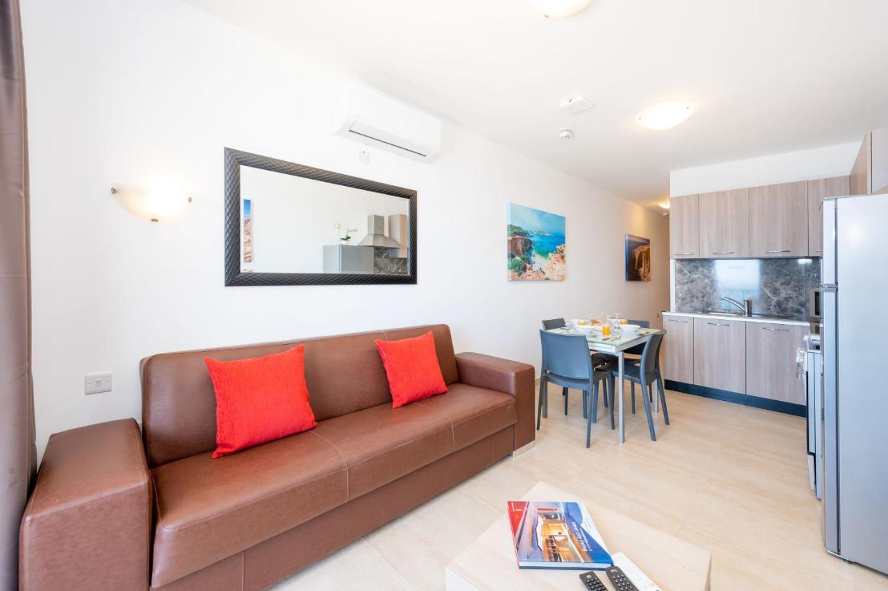 Islet Promenade Seafront 1 Bedroom Apartment With Sea View Balcony By Getawaysmalta St. Paul's Bay Ngoại thất bức ảnh