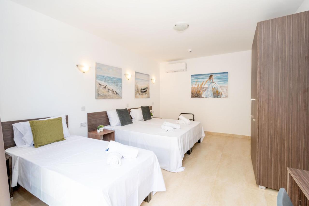 Islet Promenade Seafront 1 Bedroom Apartment With Sea View Balcony By Getawaysmalta St. Paul's Bay Ngoại thất bức ảnh